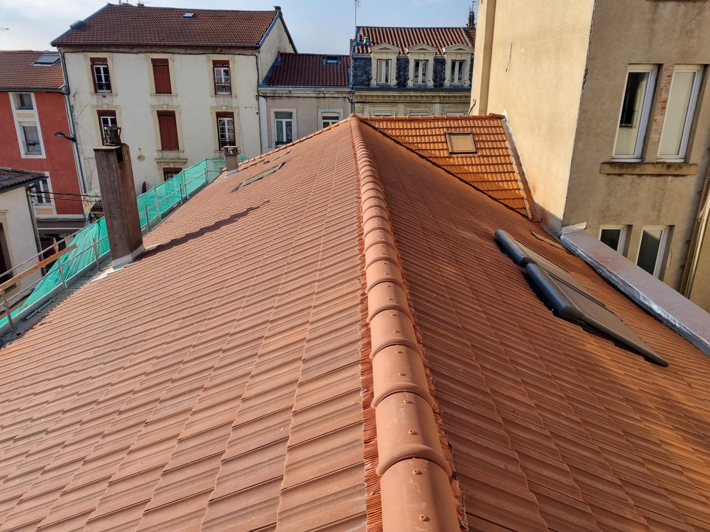 Réparation de faîtières toiture Romans-sur-Isère